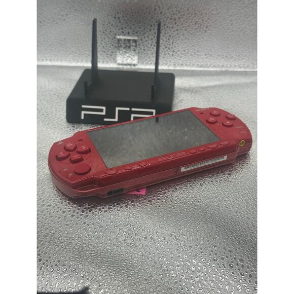 psp 3000 w/charger adapter & new battery - Picture 4 of 7